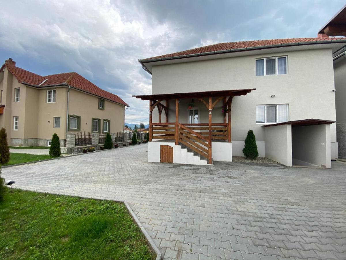 Absolut Residence Haţeg Εξωτερικό φωτογραφία