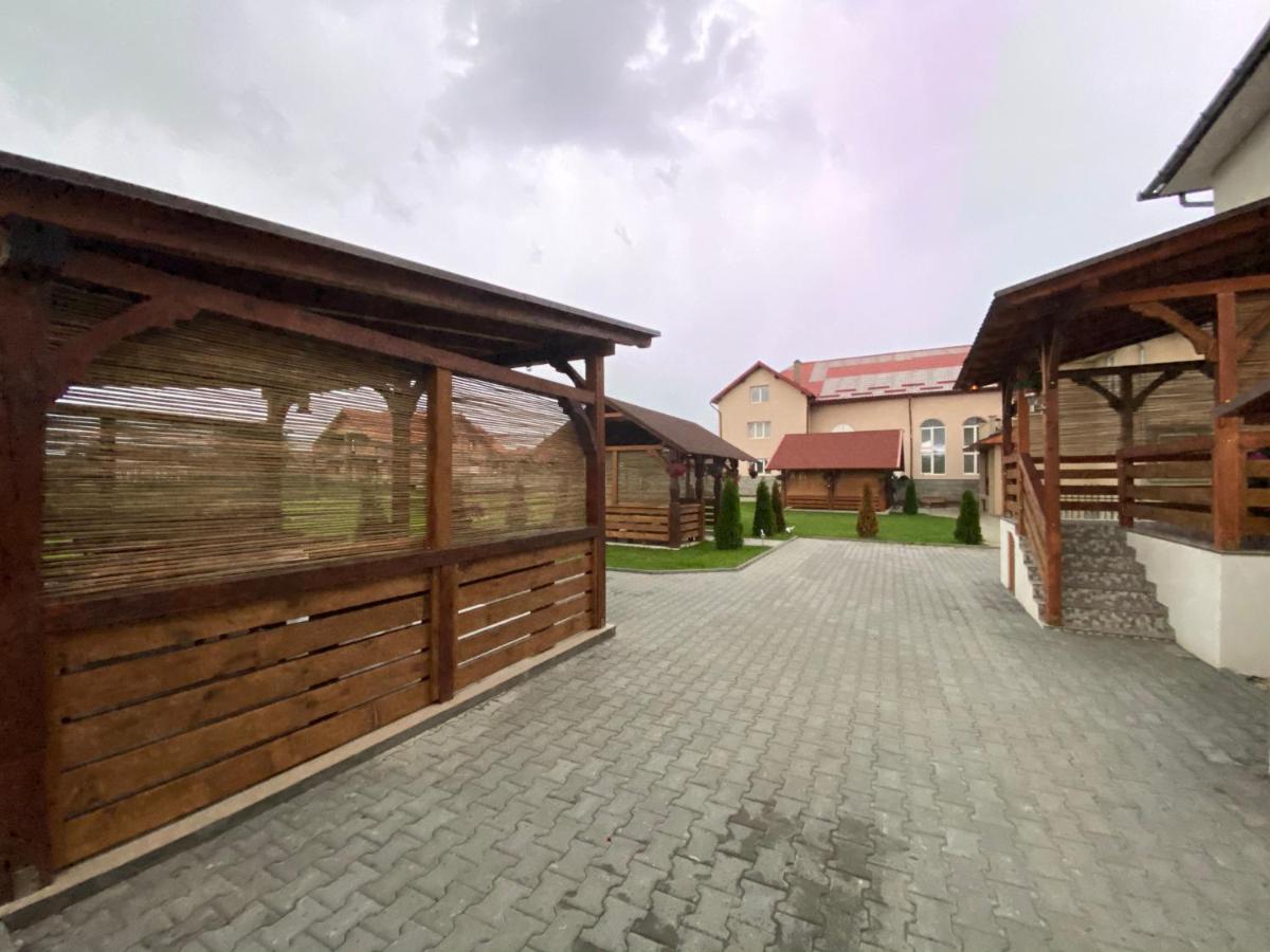 Absolut Residence Haţeg Εξωτερικό φωτογραφία