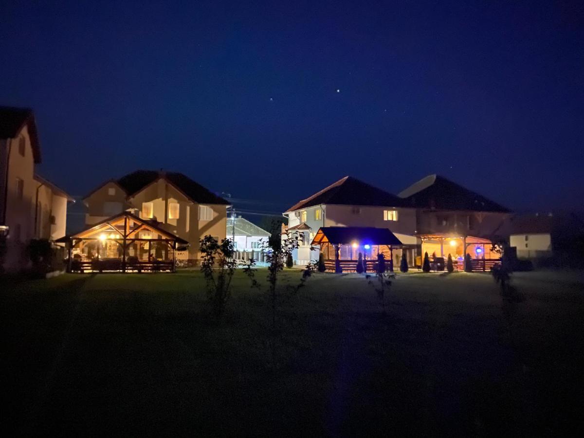 Absolut Residence Haţeg Εξωτερικό φωτογραφία