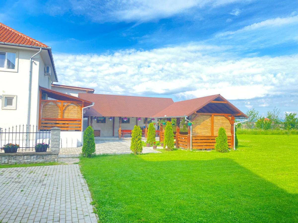 Absolut Residence Haţeg Εξωτερικό φωτογραφία