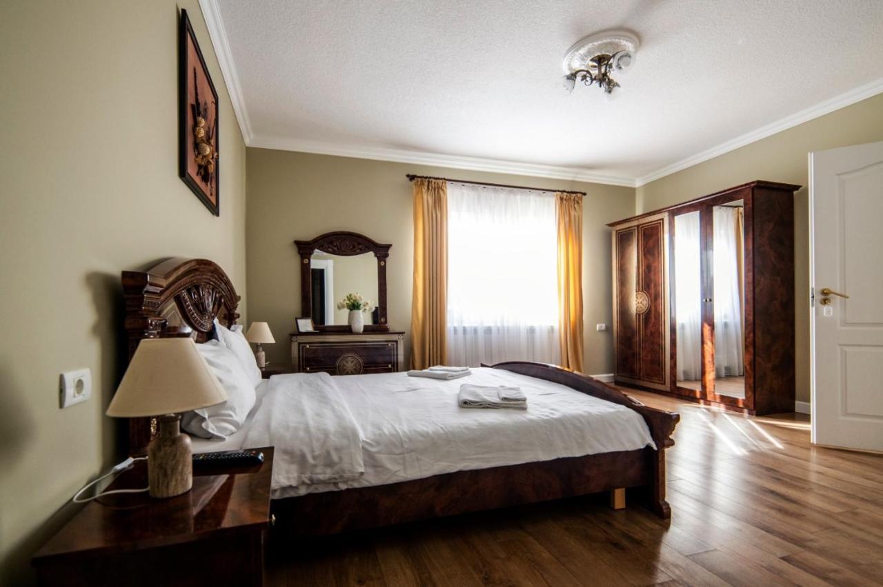 Absolut Residence Haţeg Εξωτερικό φωτογραφία