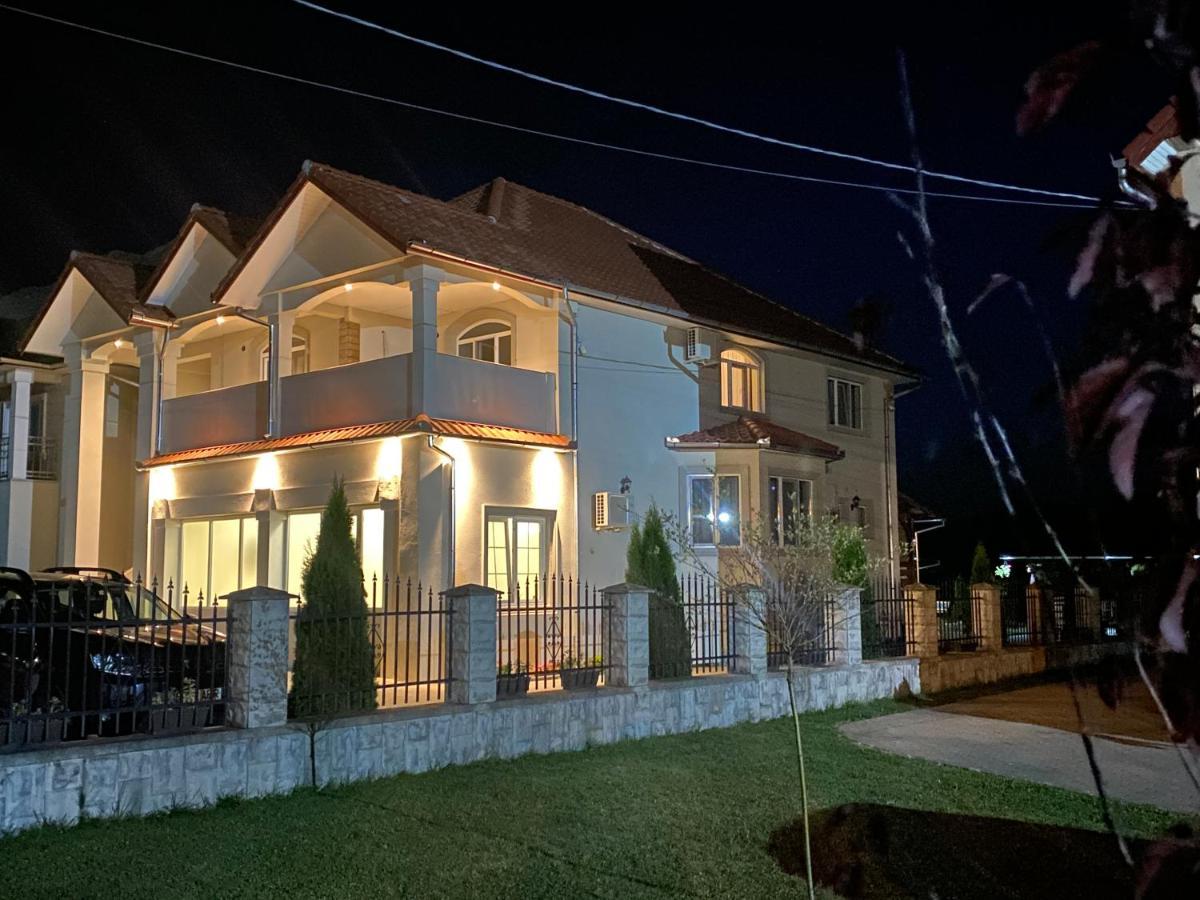Absolut Residence Haţeg Εξωτερικό φωτογραφία