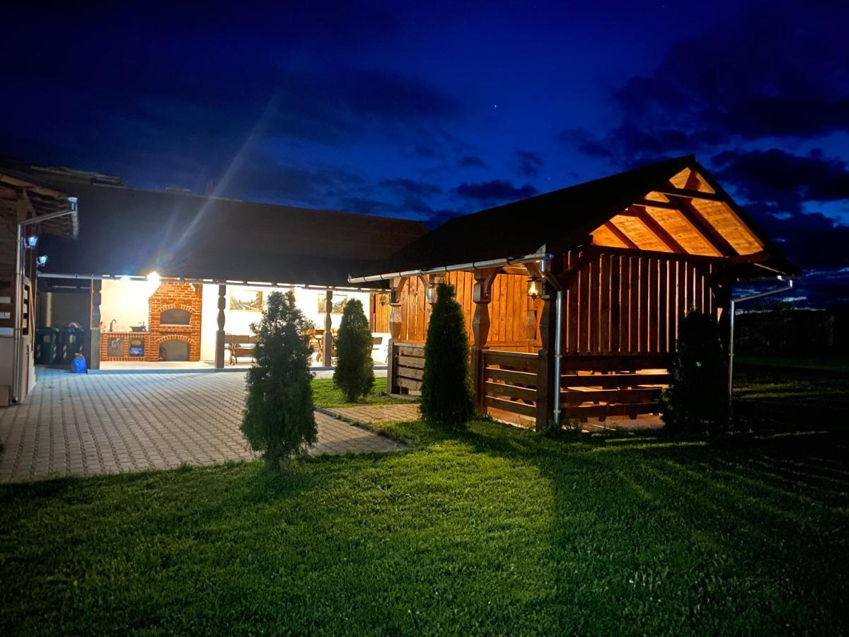 Absolut Residence Haţeg Εξωτερικό φωτογραφία