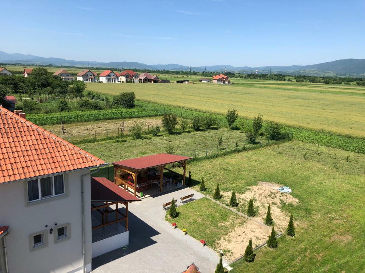 Absolut Residence Haţeg Εξωτερικό φωτογραφία